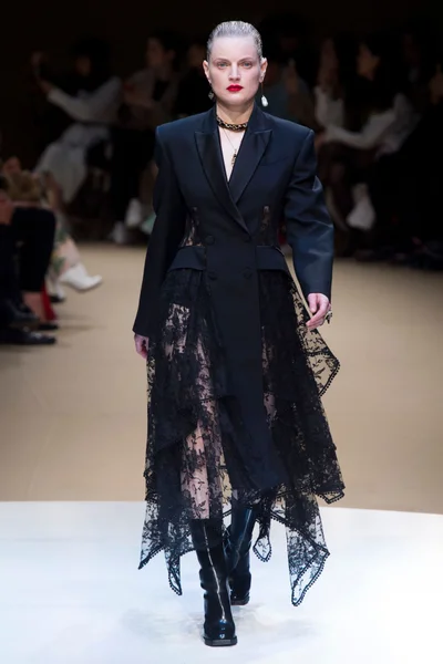 Look 28